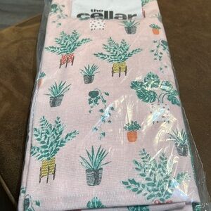 NWT the Cellar-Set of 3 Kitchen Towels